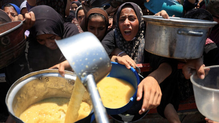 La desnutrición mata a una bebé de seis meses en Gaza mientras la crisis humanitaria alcanza niveles catastróficos