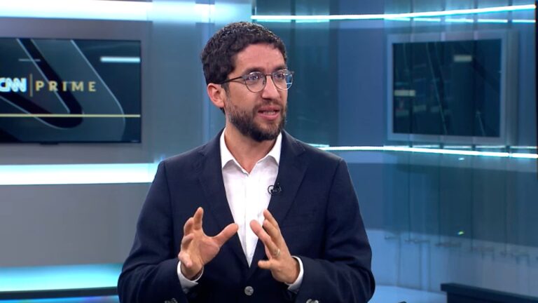 Ministro Boccardo contravino dichos de jefe programático de Jara sobre efectos de 40 Horas en aumento de desempleo