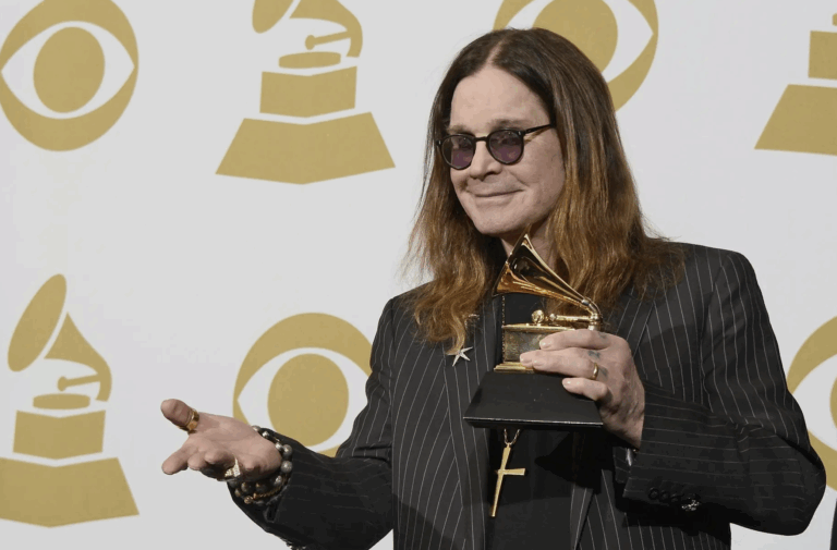 Muere a los 76 años Ozzy Osbourne, el legendario vocalista de Black Sabbath