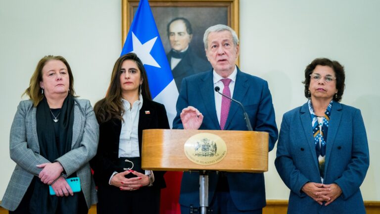 Gobierno se reúne con Codelco para definir estrategia frente a posible arancel del 50% al cobre