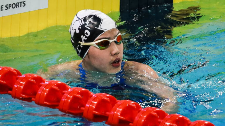 Yu Zidi, la prodigio china de 12 años que desafía a las mejores nadadoras del mundo