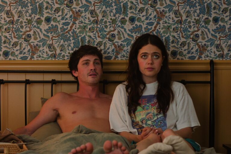 Para su nueva película con Molly Gordon: Logan Lerman pasó más de 100 horas esposado a una cama