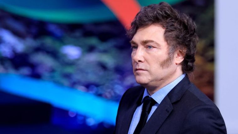 Gobierno de Javier Milei ofrece ciudadanía argentina a cambio de 