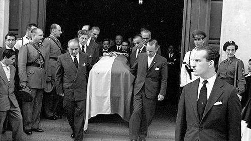 Hogar de Cristo presenta archivo con funerales que marcaron la historia de Chile: El más antiguo es el de Gabriela Mistral