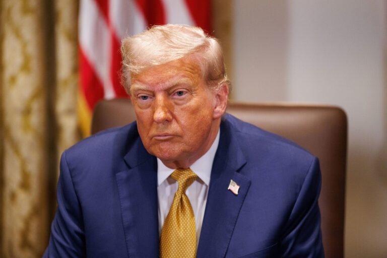 Trump amenazó con bombardear Moscú si Putin atacaba Ucrania, según muestran grabaciones