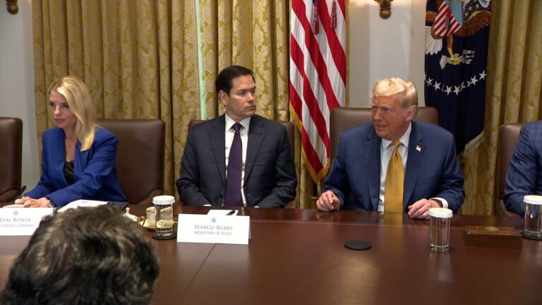 Donald Trump califica de 