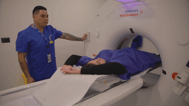 Así es el primer centro en Chile que combina diagnóstico, tratamiento e investigación oncológica