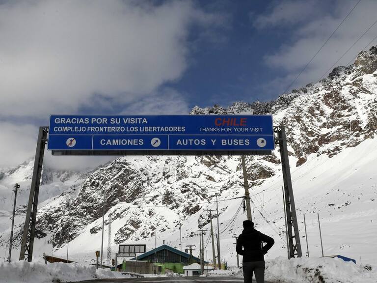 Empresa argentina de turismo de compras en Chile suspende viajes por presuntas amenazas de hinchas chilenos