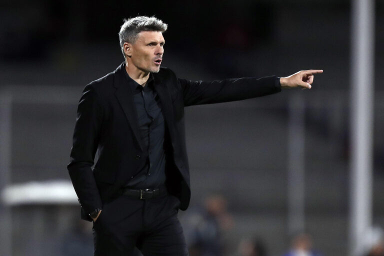 El Tano Ortiz, el técnico argentino que buscará imponer un estilo ofensivo y de alta presión en Colo Colo