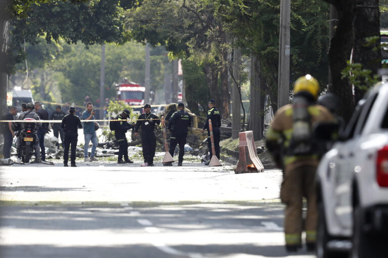 Al menos cinco muertos y 36 heridos dejó atentado en base aérea de Cali, en Colombia
