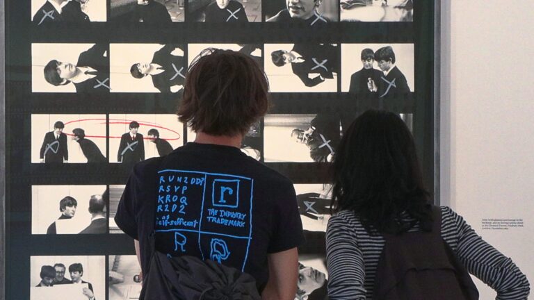 Paul McCartney presenta viaje por el inicio de The Beatles en íntima muestra en Londres