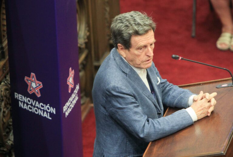 Carlos Larraín es denunciado ante el tribunal supremo de RN luego de expresar su apoyo a Kast en las presidenciales