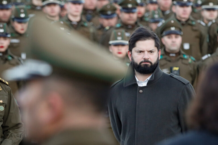 “Mis condolencias…”: Presidente Boric lamenta muerte de carabinero en accidente cuando se dirigía a procedimiento