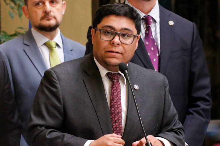 Diputado José Carlos Meza sufre violenta encerrona en Recoleta junto a su sobrina: Fue amenazado con armas de fuego