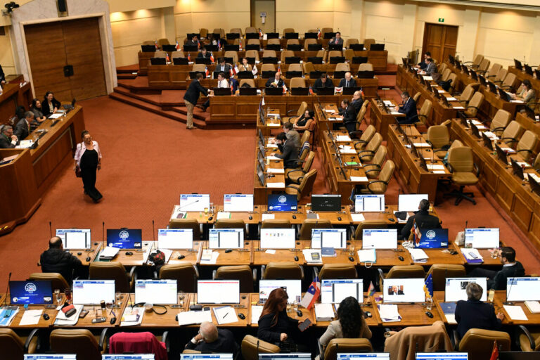 Tribunal acoge querella contra diputados que salieron de vacaciones durante semana distrital