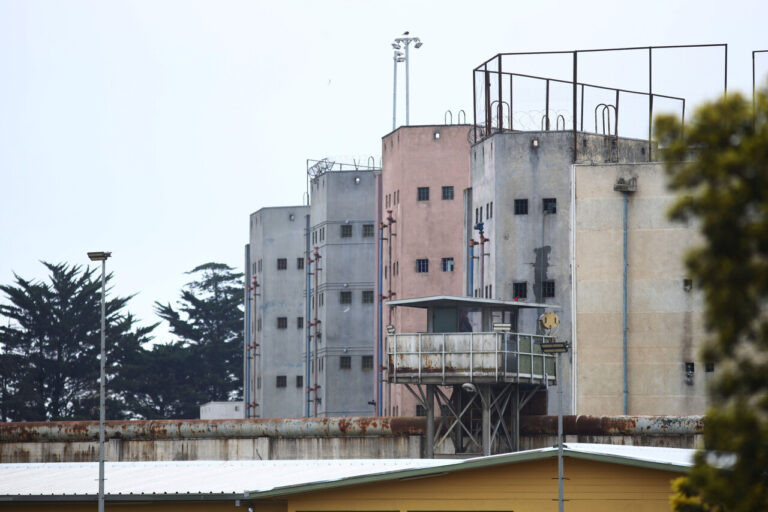 Con una tirolesa improvisada: Todo lo que sabemos de los tres reos que escaparon de la cárcel de Valparaíso