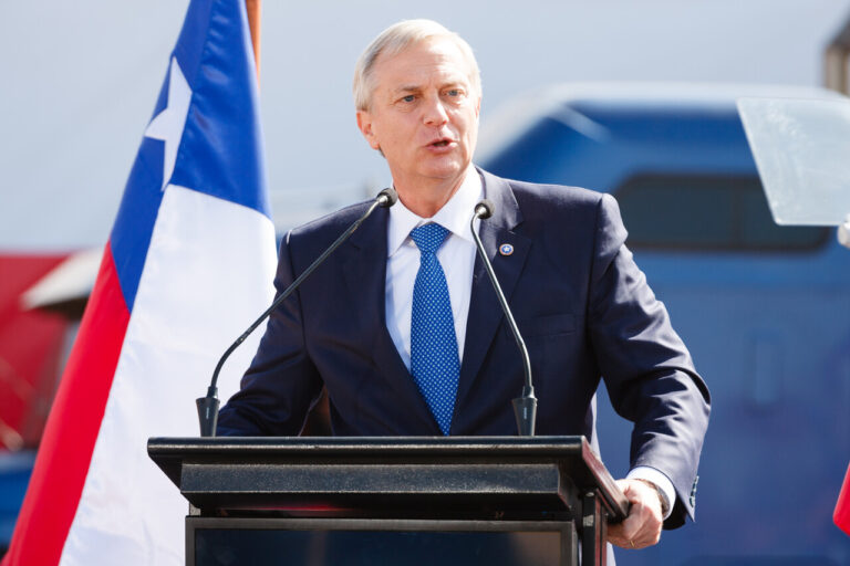 Menos ideología, más seguridad: Lo que cambia (y lo que no) en el nuevo programa de gobierno de José Antonio Kast