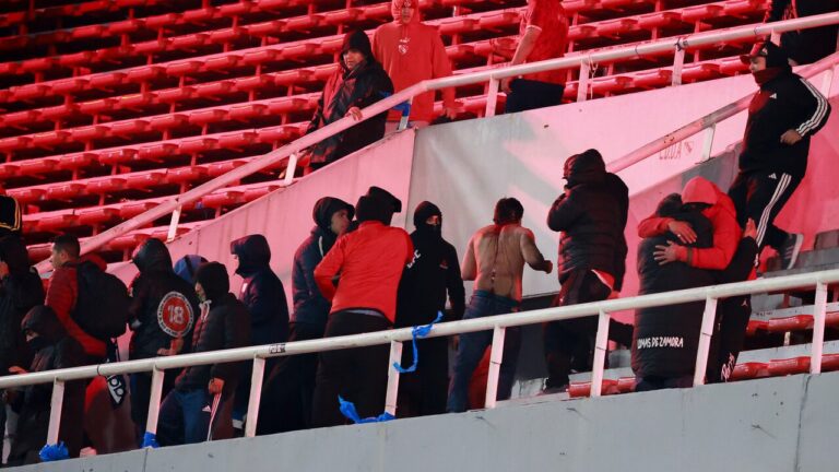 Fiscalía Argentina afirma que por el momento no hay ninguna denuncia por presunto abuso de hinchas de la U a trabajadoras de Independiente