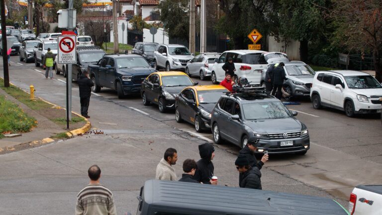 Abren camino a Farellones, pero autoridades recomiendan no subir por condiciones de la ruta