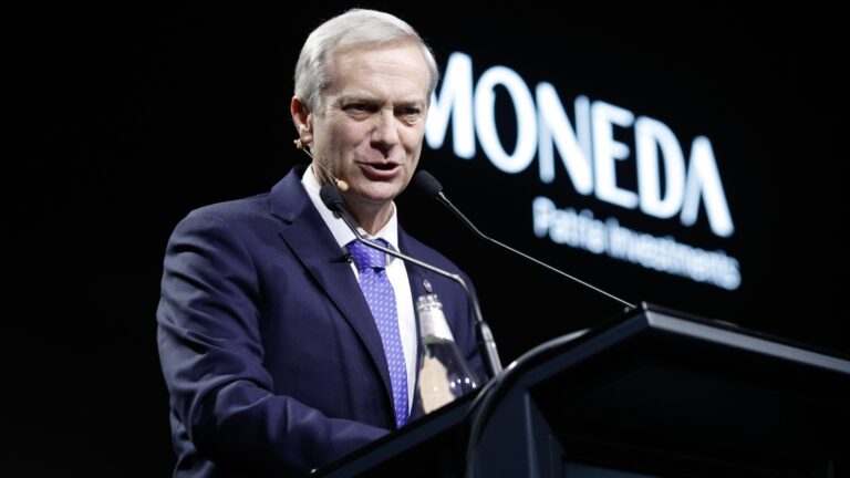 Encuesta Cadem: Kast lidera con 28% en primera vuelta y aventajaría a Jara por 13 puntos en balotaje