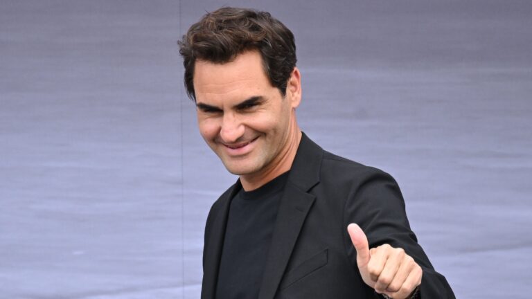 Roger Federer se consolida como el séptimo atleta multimillonario de la historia, según Forbes