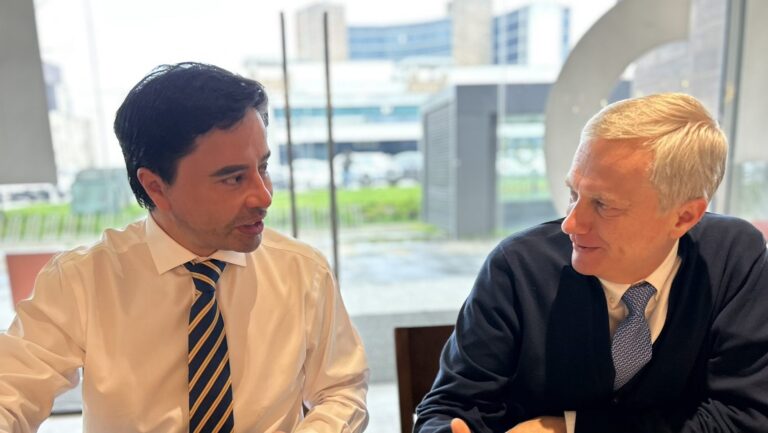 Carter se abre a un nuevo domicilio político: 