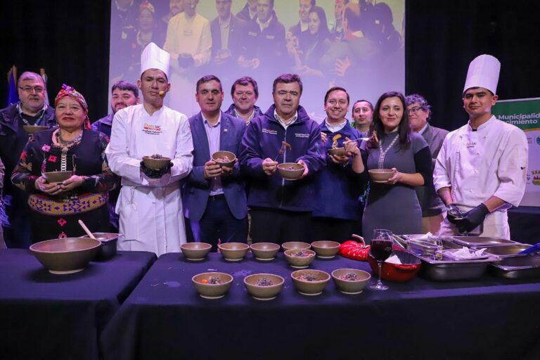 Ministro Valenzuela impulsará declarar el Día Nacional de la Papa Frita: 