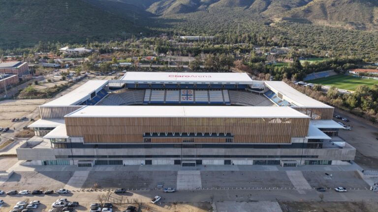 ¡Hay humo cruzado! Ya hay fecha para el primer partido oficial de Católica en el nuevo Claro Arena