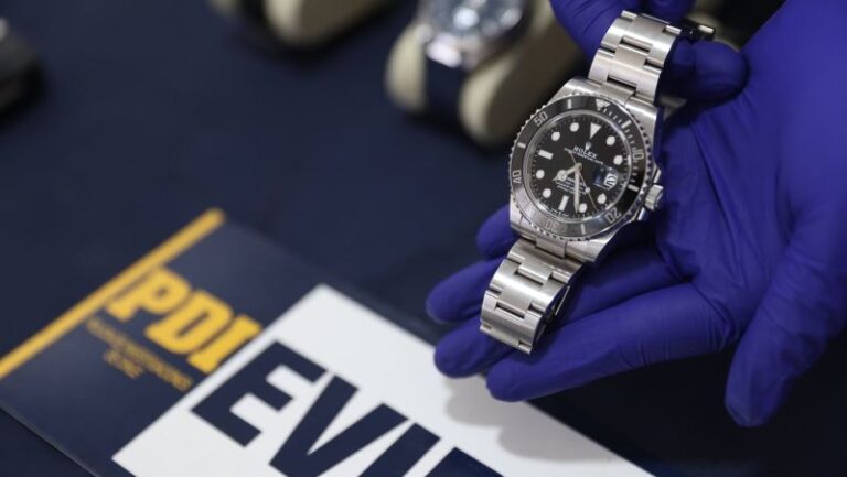 “A uno de los detectives le gustaba John Wick”: Entregan detalles cómo hallaron los relojes robados de Keanu Reeves