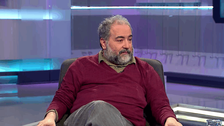 Rafael Gumucio dice que campaña de Jara es 