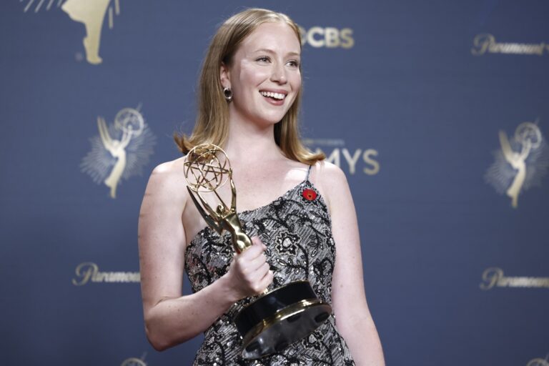 La actriz Hannah Einbinder sorprende con discurso tras ganar el Emmy: “¡A la mier** el ICE y Palestina libre!”