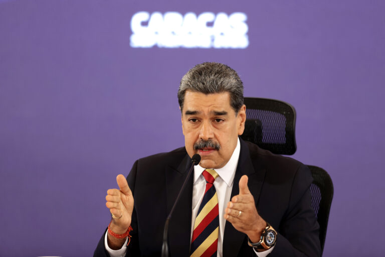 Maduro dice que más de ocho millones de personas se han alistado para defender a Venezuela