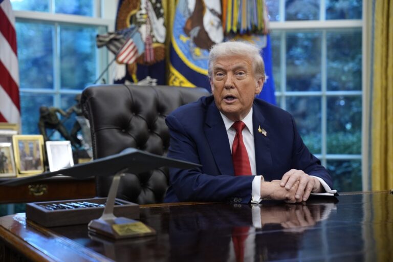 Trump anuncia aranceles del 100% a los medicamentos importados