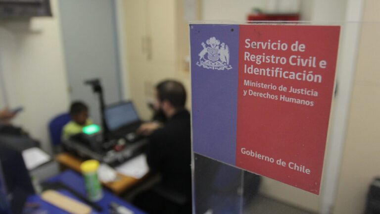Prisión preventiva para funcionarias del Registro Civil de Buin que se robaron $17 millones desde una caja fuerte