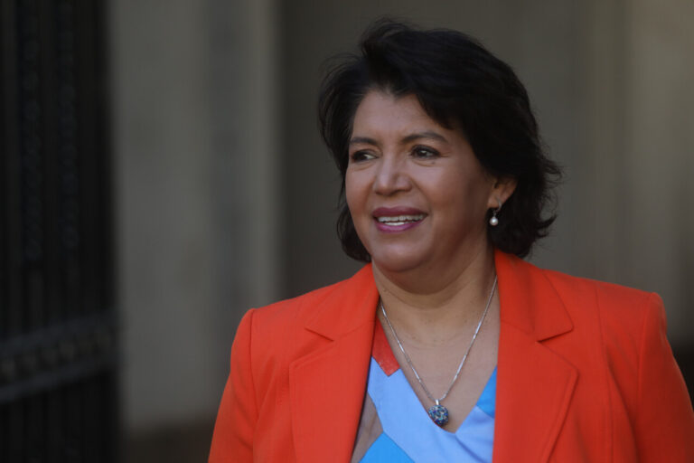 “Fue una encerrona violenta…”: Senadora Provoste habla sobre robo sufrido por su esposo