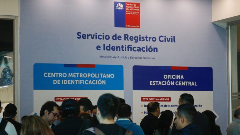 Detienen a jefa y subjefa del Registro Civil de Buin por robo de $20 millones desde oficina del organismo