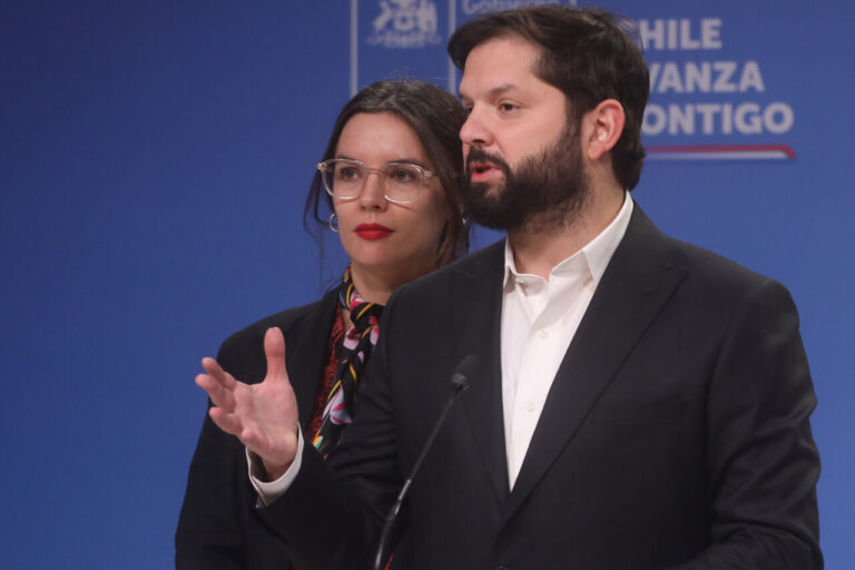 Encuesta UDD y la prescidencia: 53% cree que deben renunciar ministros que critiquen a candidatos presidenciales