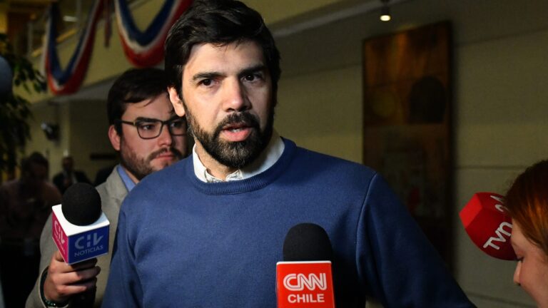 Reprograman audiencia de revisión de desafuero a Lavín mientras el diputado acusa 