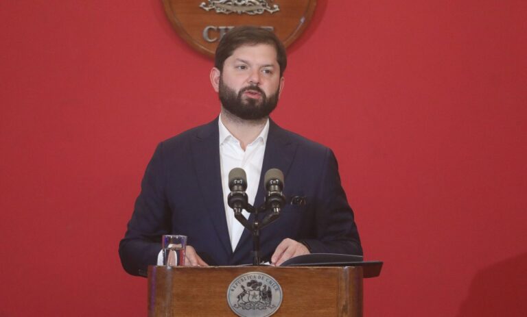 Presidente Boric llama al Congreso a aprobar proyecto que levanta el secreto bancario: “Esto no es un gallito…