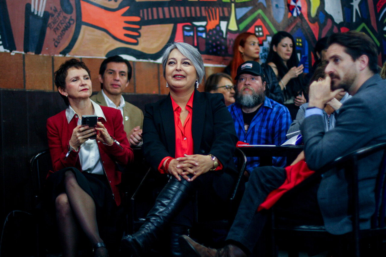 Tohá reaparece en el lanzamiento de campaña de Jara/Agencia Uno