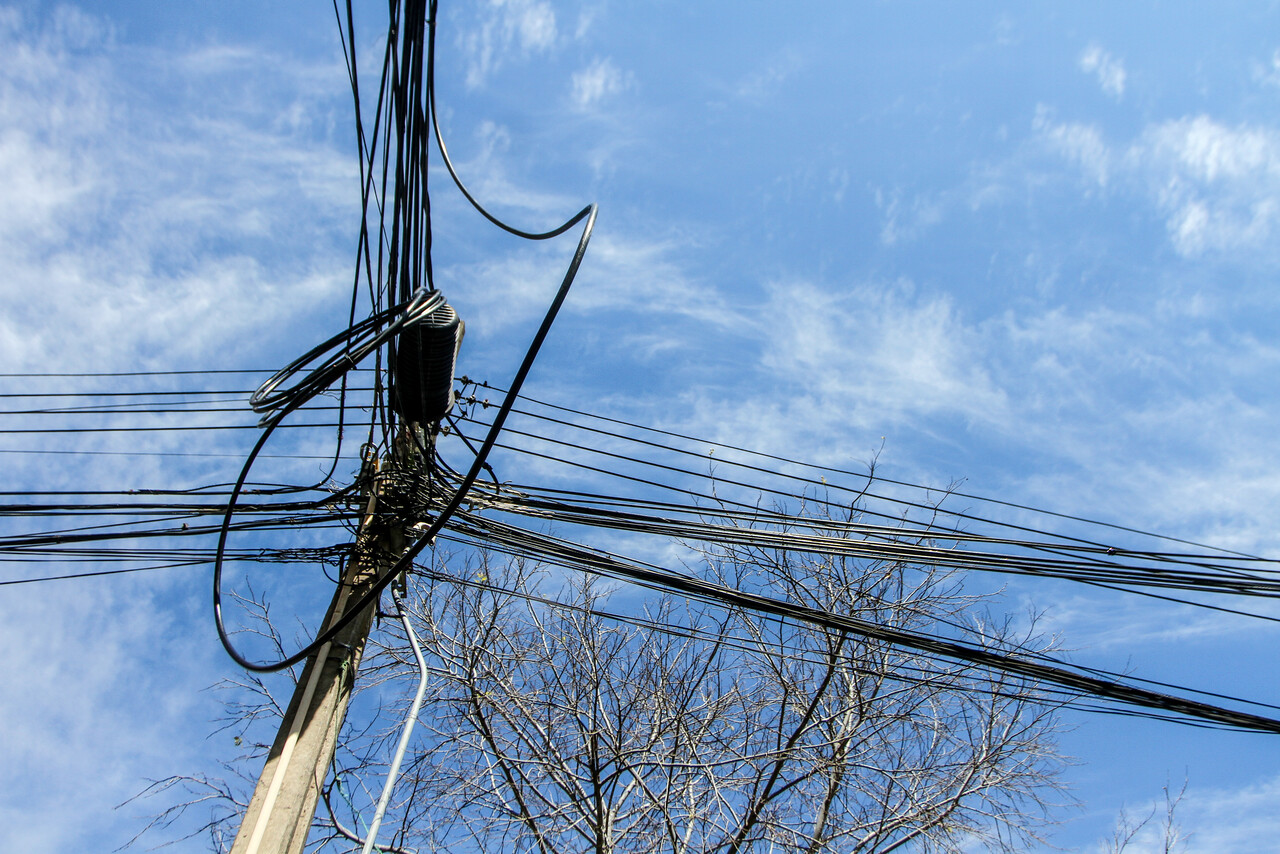 Entra en vigor la ley Chao Cables: Obligará a empresas el retiro y ordenamiento de cables en desuso/Agencia Uno