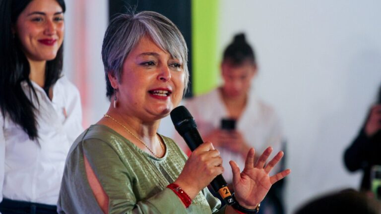 Jara niega giro político tras críticas por Cuba y victoria en primarias: 