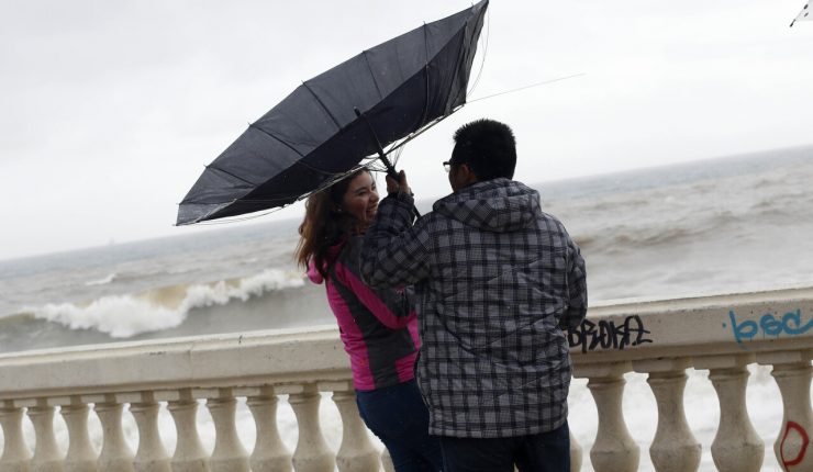 Alerta meteorológica en Fiestas Patrias: Fuertes vientos afectarán la zona cordillerana de tres regiones, incluida la RM