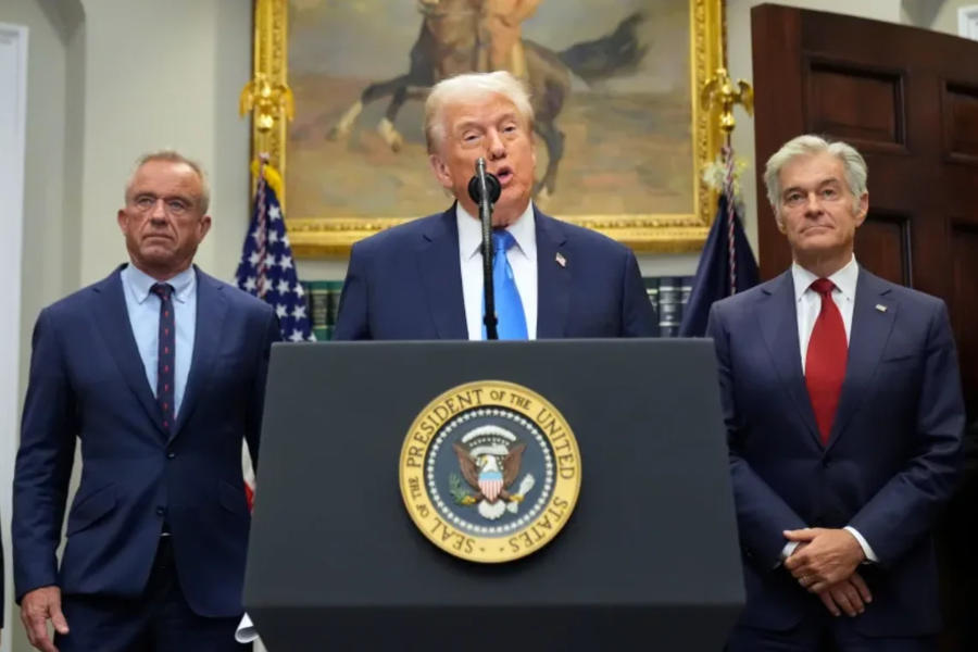 El presidente Trump afirmó que no tomar Tylenol durante el embarazo no tiene ningún inconveniente, pero es bien sabido que dejar el dolor o la fiebre sin tratar también conlleva un grave riesgo. Mark Schiefelbein/AP