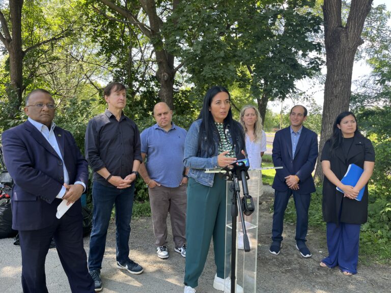 La chilena que lidera las encuestas para convertirse en alcaldesas de Montreal, Canadá