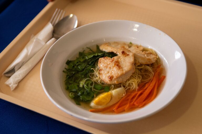 “Ramen chileno”: Junaeb presenta innovador prototipo de plato para la alimentación escolar