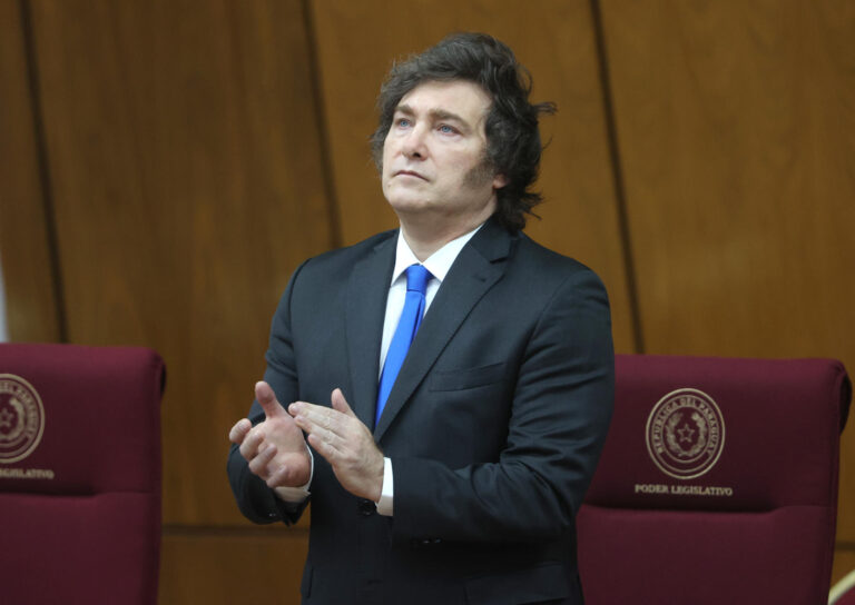 Javier Milei confirma que Argentina negocia un nuevo préstamo con el Tesoro de Estados Unidos
