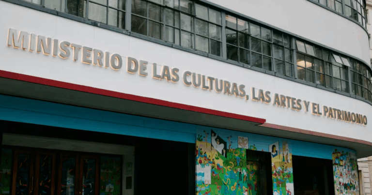 Premios Literarios 2025: Estos son los 25 autores y autoras galardonados por el Ministerio de las Culturas por más de $180 millones