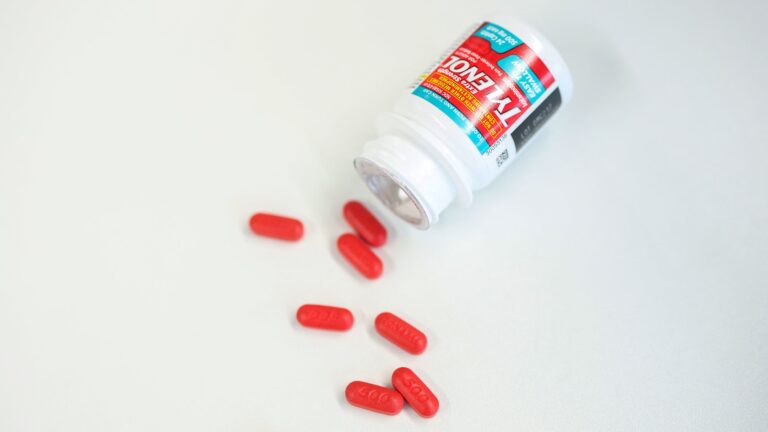 Tras polémicos dichos de Trump: Esto es lo que las embarazadas deben saber sobre el paracetamol