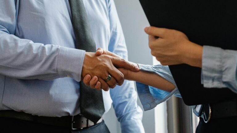 Estudio de Laborum: Salario promedio esperado por trabajadores cayó en 2,8% en 2025